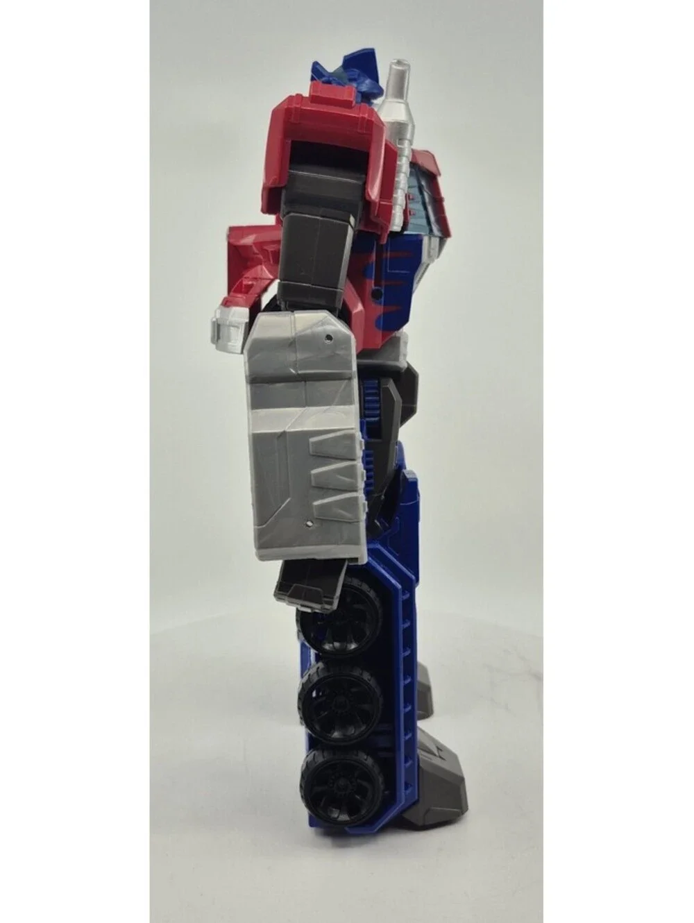 Hasbro Transformers Cyber Commander Optimus Prime Action Figure